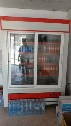 ثلاجة عرض للبيع
