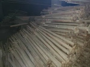 جكات بناء مستعمل 4 متر الطول ويوجد الواح بليود مستعمل بحالة ممتازة