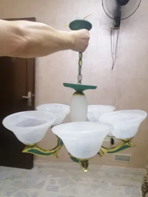 ثريا شبه جديده للبيع