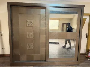 غرفة نوم عمولة خشب زان لم تستخدم