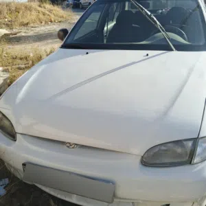 سيارة هيونداي أكسنت 1998 موديل صالون سيدان بديكوري كامل بحالة جيدة