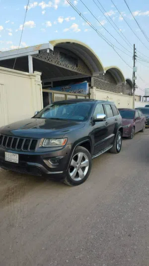 جيب كراند شيروكي 2015