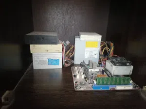 قطع كمبيوتر قديمه