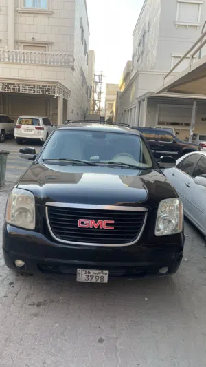 يوكن 2008 للبيع نظيف جدا