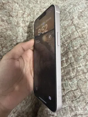 Apple iPhone 13 128 GB in Muscat