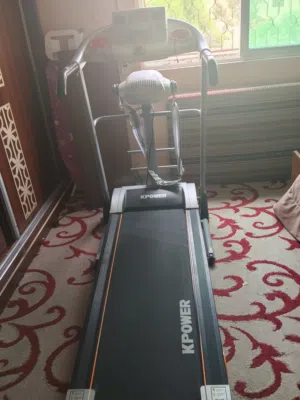 جهاز رياضه استعمال بسيط بحالة الوكاله وفي معه جهاز رجاج للجسم وتحت تمارين للمعدة
