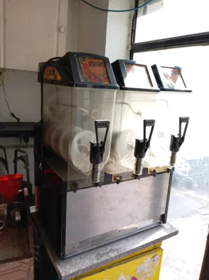 ماكنة سلاش إيطالي