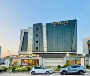 معرض سيارات للبيع ع التسعين الجنوبي south gate