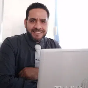 معلم تأسيس ( قراءة وكتابة وإملاء) ومحفظ قرآن كريم برواية حفص عن عاصم مع تعليم الآداب الإسلامية.