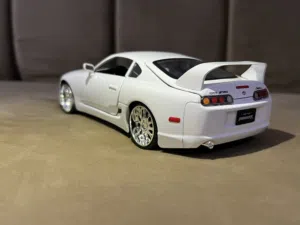 مجسم سيارة Toyota Supra الأسطورية