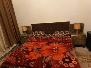غرفة نوم شبه جديد