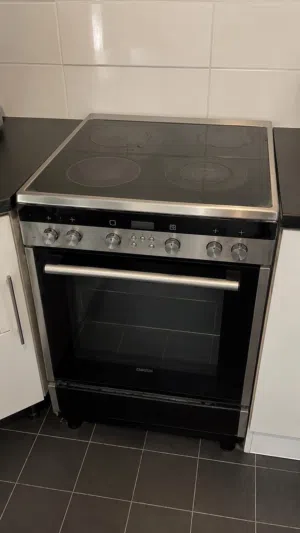 Siemens freestanding electric ceramic hob with oven - good condition
