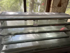 عدة مطعم للبيع