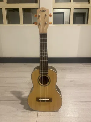 لبيع: Ukulele Laser بحالة ممتازة (كأنه جديد) 47  BD