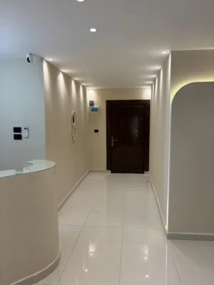 مركز صحي ب عناية بالاضافر والرموش