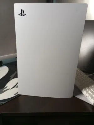 بيع بلاي ستيشن 5 مستعمل بحالة ممتازة