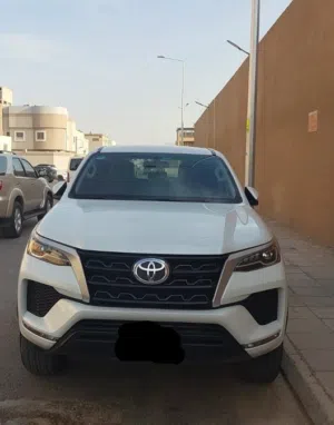 Toyota Fortuner, 2023, Automatic, 42000 KM, Pearl White