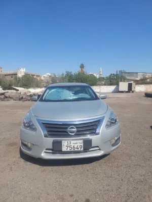 نيسان التيما 2016  نظيفه جدا