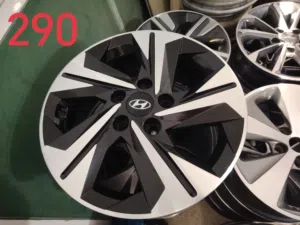 جنطات كوري وياباني اصلي قياس 16 السعر داخل كل صوره للبيع او للبدل