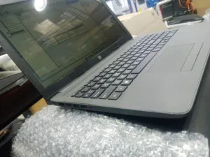 لابتوب HP كور i7 جيل 10 شبه جديد خالي من أي عيوب