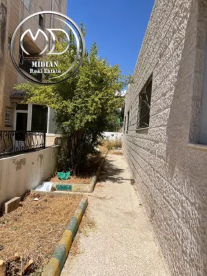 460 m2 5 Bedrooms Villa for Rent in Amman Um El Summaq