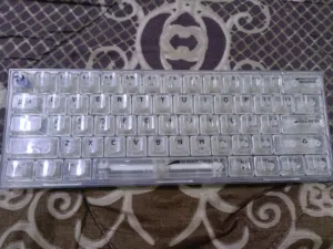 كيبورد red redragon k 617 شفاف ممتاز جدا للالعاب و صوتو كريمي