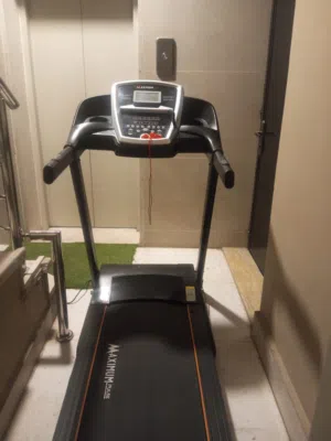 جهاز ركض تريد ميل نوع Maximum بحالة ممتازة