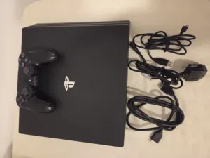 SONY PS4 PRO & TV LED 32"