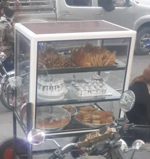دولاب زجاج والمنيوم عرطه