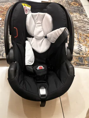 Baby car seat very slightly used