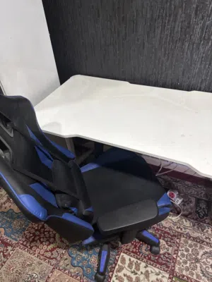ميز وكرسي قيمنق