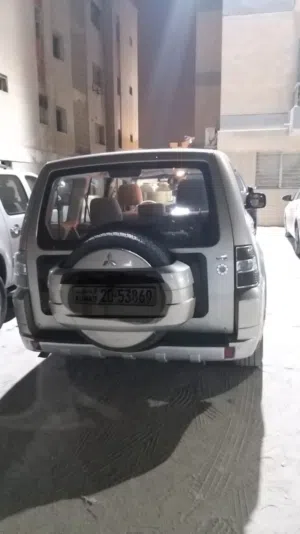 mitsubishi pejero model 2013 size 7 seats jeep good condition car average is very good