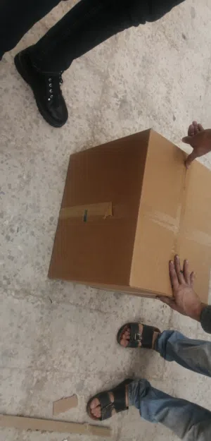 كرتون مختلف الاستعمال و الترحيل