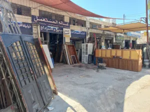 عالم المستعمل كل ما تتمناه تحت سقف واحد أكبر معرض في عمان أبواب خشب أبواب حديد شبابيك المنيوم