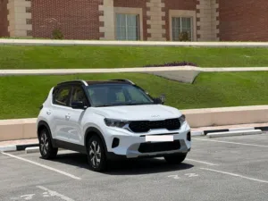 Kia Sonet duel tone white and black single owner single person driven zero accident