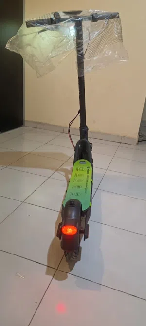 Electric Scooter for urgent sale V25i
