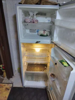 ثلاجة شارب