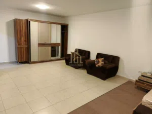 في أجمل مناطق عبدون شقة طابق رابع 350م مفروشة جزئي بسعر مميز / ref 1232