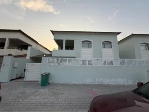 فيلا 320م للأيجار في مدينة سعفة البصرة السكنية