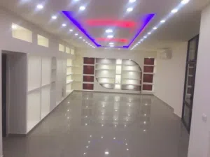 مخازن للايجار و البيع