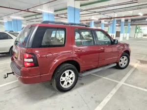 Explorer 4x4 Gcc super clean