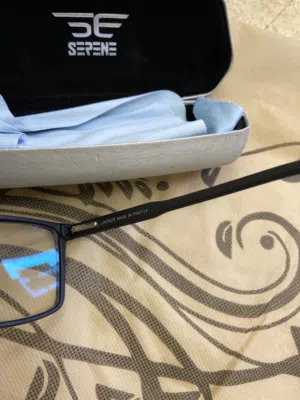 نظارة LACOSTE للحمايه من الأشعه والأجهزه الإلكترونيه