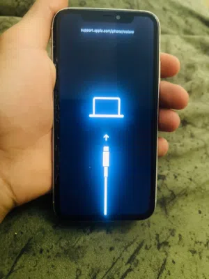 ايفون 11 بقطعه