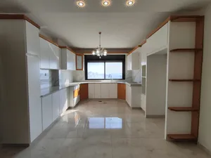 3 Bedrooms . 3 Bathrooms . 175 m24