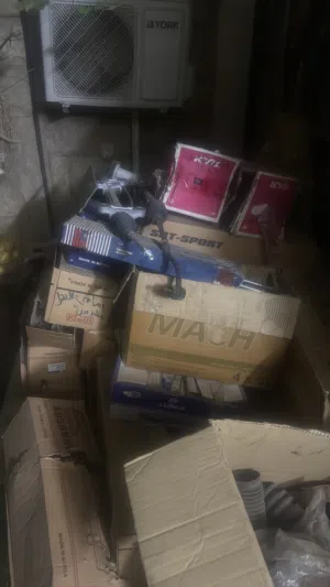 أدوات احتياطية