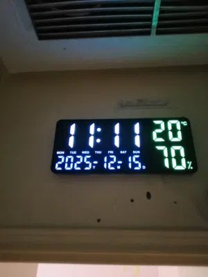 ساعات حائط ديجتال كبيرة الحجم بريموت تحكم