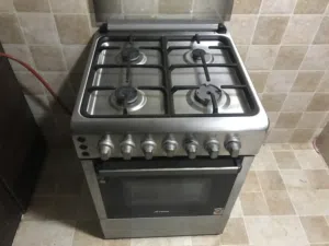 بوتوجاز و ديب فريزر للبيع بأي سعر و بحالة جيدة. سبب البيع "السفر خارج البلاد"