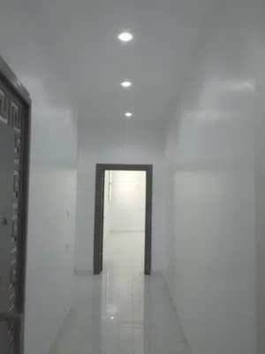 المتوكل للعقارات شقة دور التاني كبيره واجديده للايجار جنزور اربع شوارع الدوادي بي 1500عمولة مكتب
