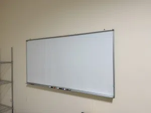 Whiteboard for sale - صبورة للبيع