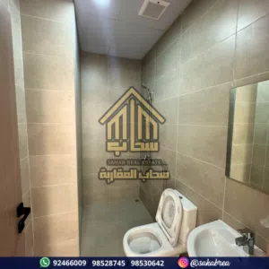 فرصة استثمارية شقة دوبلكس مؤجره للبيع بالعذيبة بالقرب من مطار مسقط